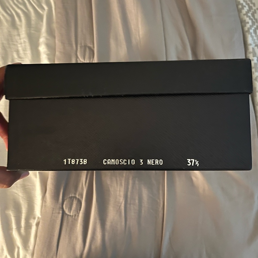 New Prada shoes size 37 1/2 worn once